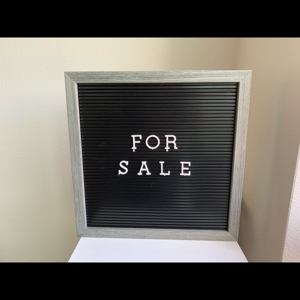 Gray Letter Board
